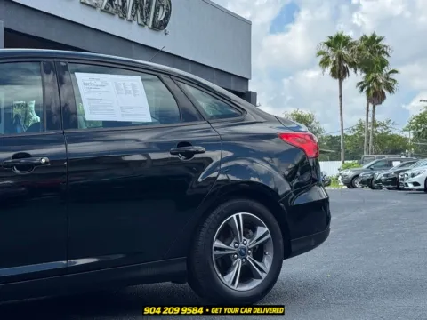 More photos of 2018 Ford Focus SE at AUTOLAND, FL