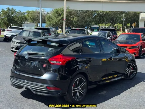 More photos of 2017 Ford Focus ST at AUTOLAND, FL