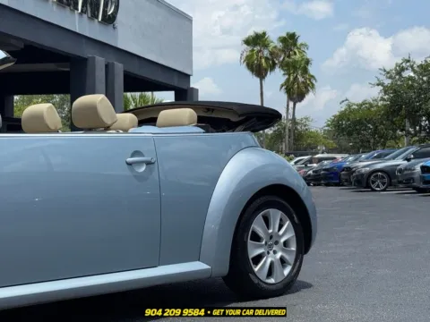 More photos of 2010 Volkswagen Beetle 2.5L at AUTOLAND, FL