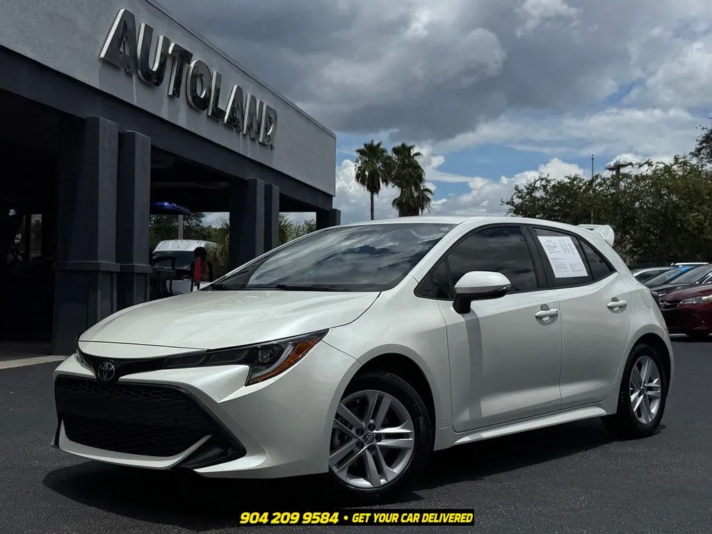 White 2020 Toyota Corolla Hatchback SE for sale in Jacksonville, FL