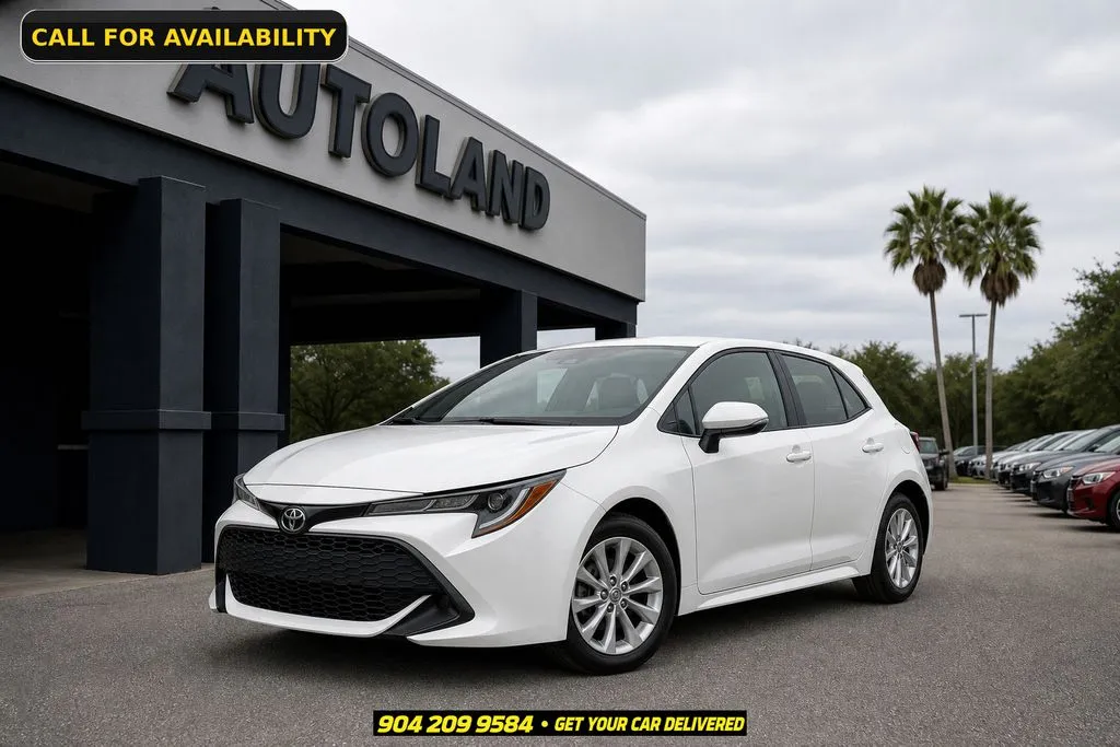 White 2020 Toyota Corolla Hatchback SE for sale in Jacksonville, FL
