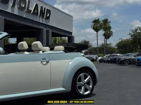 More photos of 2010 Volkswagen Beetle 2.5L at AUTOLAND, FL