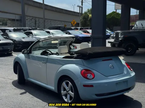 More photos of 2010 Volkswagen Beetle 2.5L at AUTOLAND, FL