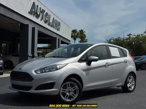 Silver 2017 Ford Fiesta SE for sale in Jacksonville, FL