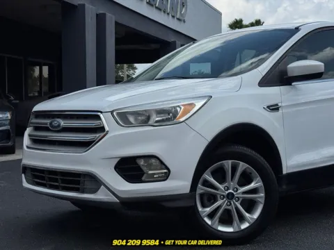 Photos of 2019 Ford Escape SE for sale in Jacksonville, FL at AUTOLAND