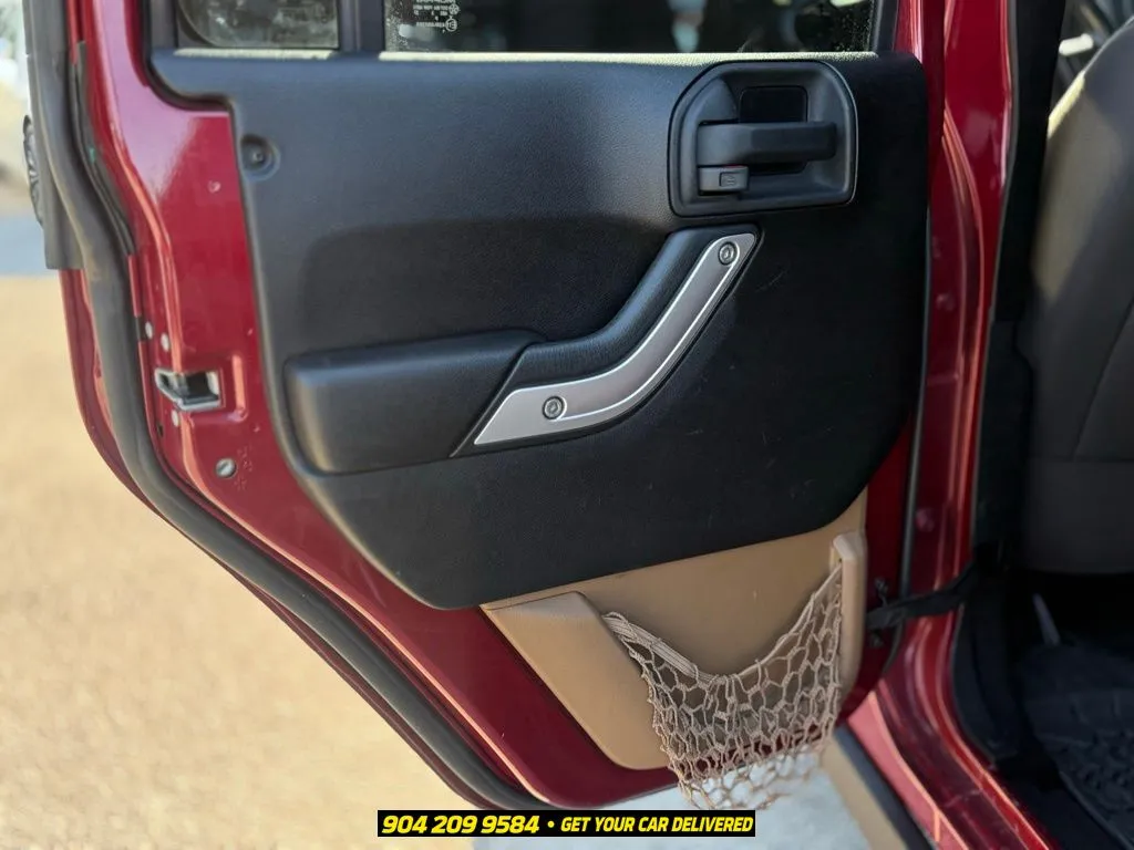 2013 Jeep Wrangler Unlimited Rubicon - Photo 12