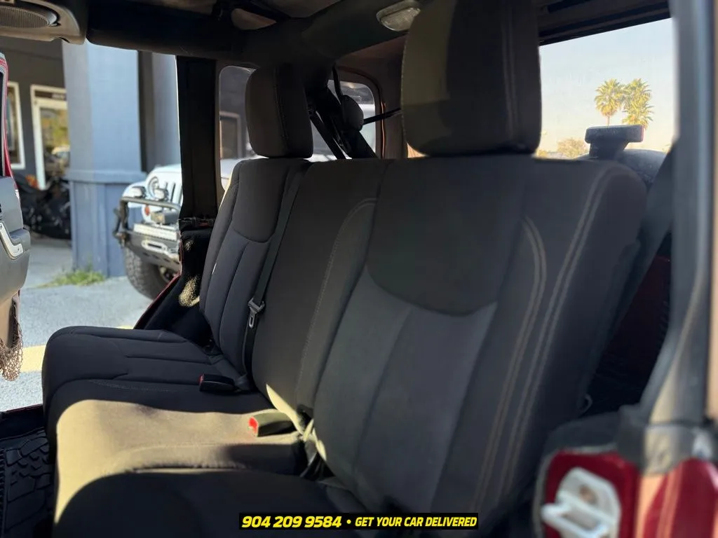 2013 Jeep Wrangler Unlimited Rubicon - Photo 23