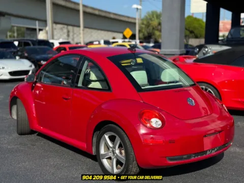 More photos of 2010 Volkswagen Beetle 2.5L at AUTOLAND, FL