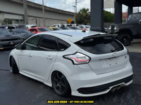 More photos of 2018 Ford Focus ST at AUTOLAND, FL