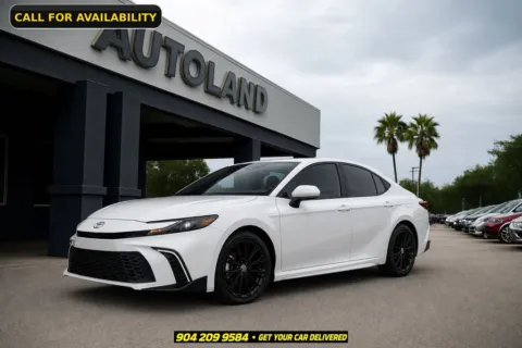White 2025 Toyota Camry SE for sale in Jacksonville, FL