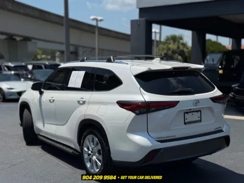 More photos of 2021 Toyota Highlander Limited at AUTOLAND, FL