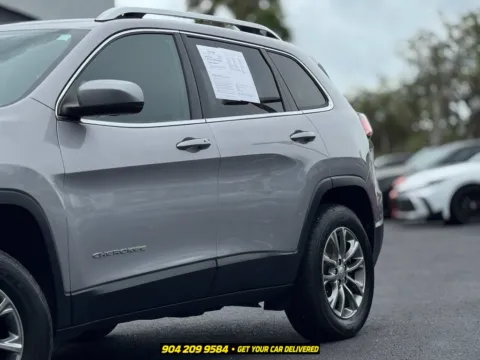 More photos of 2019 Jeep Cherokee Latitude Plus at AUTOLAND, FL