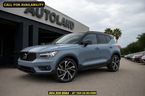 Gray 2022 Volvo XC40 R-Design for sale in Jacksonville, FL