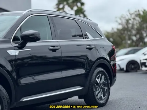 More photos of 2021 Kia Sorento Hybrid S at AUTOLAND, FL