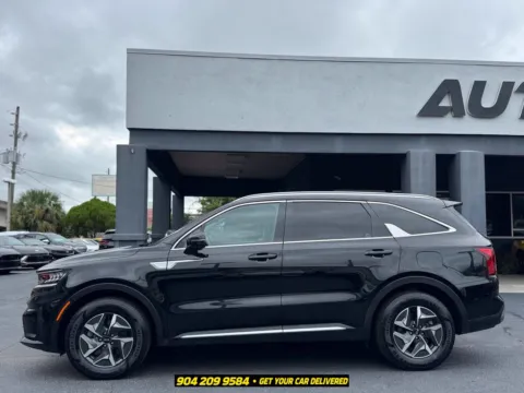 More photos of 2021 Kia Sorento Hybrid S at AUTOLAND, FL