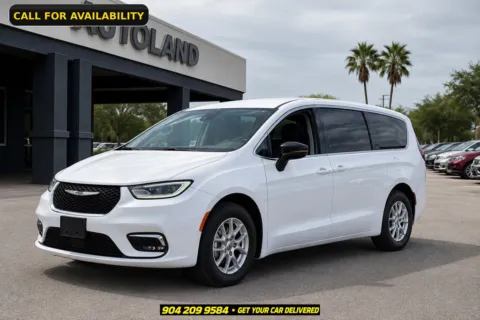 White 2025 Chrysler Pacifica Select for sale in Jacksonville, FL