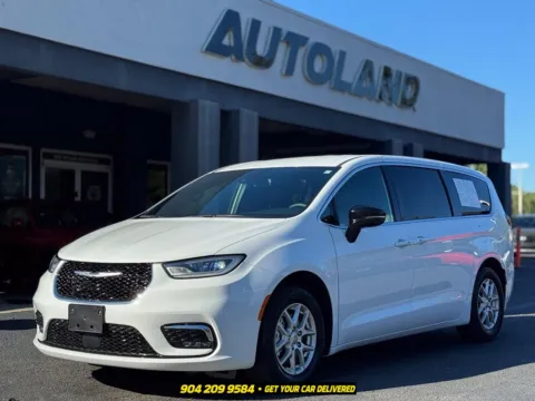 White 2025 Chrysler Pacifica Select for sale in Jacksonville, FL