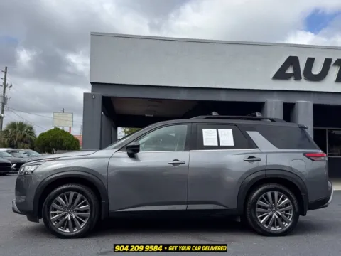 More photos of 2023 Nissan Pathfinder SL at AUTOLAND, FL