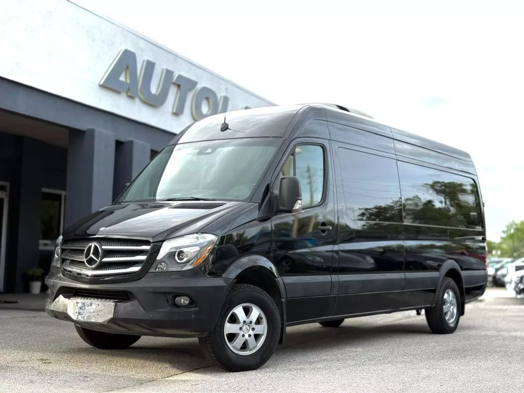 【Van】 Pre-Owned 2023 Chevrolet Conversion Van Explorer Limited SE RWD