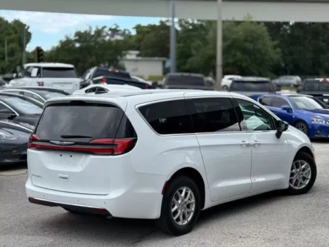 More photos of 2024 Chrysler Pacifica Touring L at AUTOLAND, FL