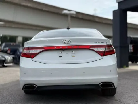 More photos of 2017 Hyundai Azera Limited at AUTOLAND, FL