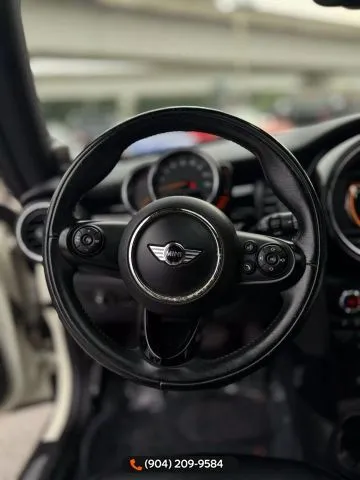 2017 MINI Cooper Base - Photo 18