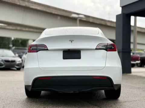 More photos of 2021 Tesla Model Y Long Range at AUTOLAND, FL
