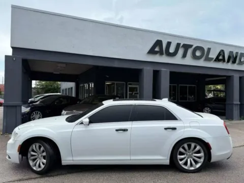 Photos of 2019 Chrysler 300 Limited for sale in Jacksonville, FL at AUTOLAND