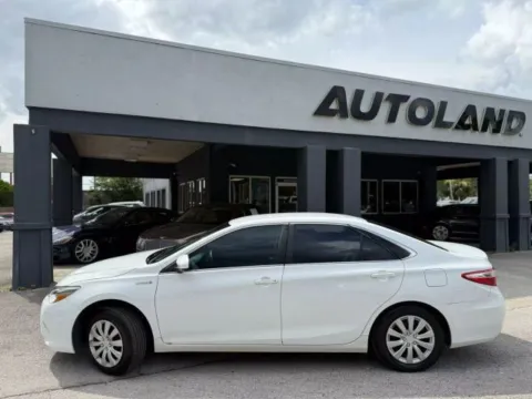 Photos of 2017 Toyota Camry Hybrid LE for sale in Jacksonville, FL at AUTOLAND