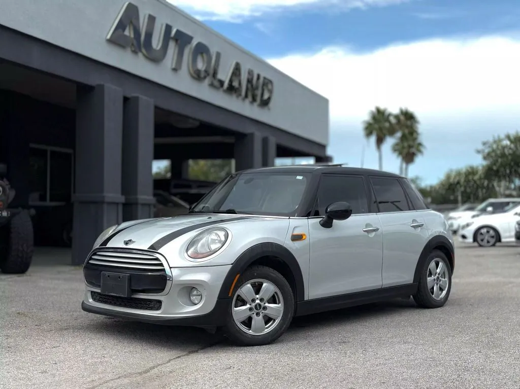 Green 2015 MINI Hardtop 4 Door Cooper Hatchback 4D for sale in Jacksonville, FL