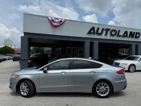 Photos of 2020 Ford Fusion SE Sedan 4D for sale in Jacksonville, FL at AUTOLAND