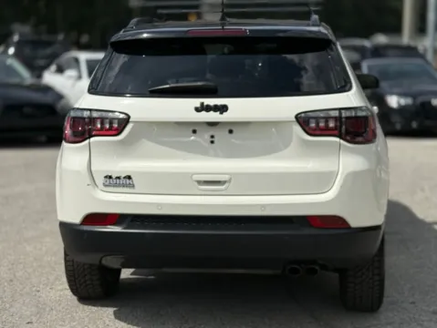 More photos of 2021 Jeep Compass Altitude at AUTOLAND, FL