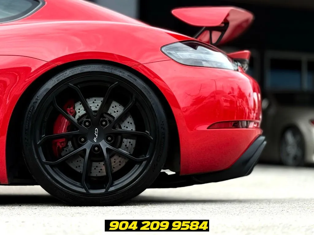 2021 Porsche 718 GT4 - Photo 11