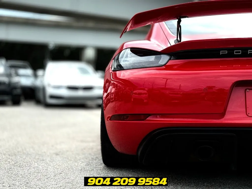 2021 Porsche 718 GT4 - Photo 15