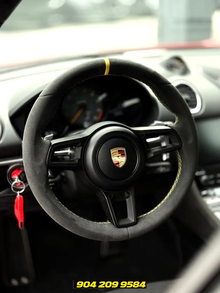 2021 Porsche 718 GT4 - Photo 23