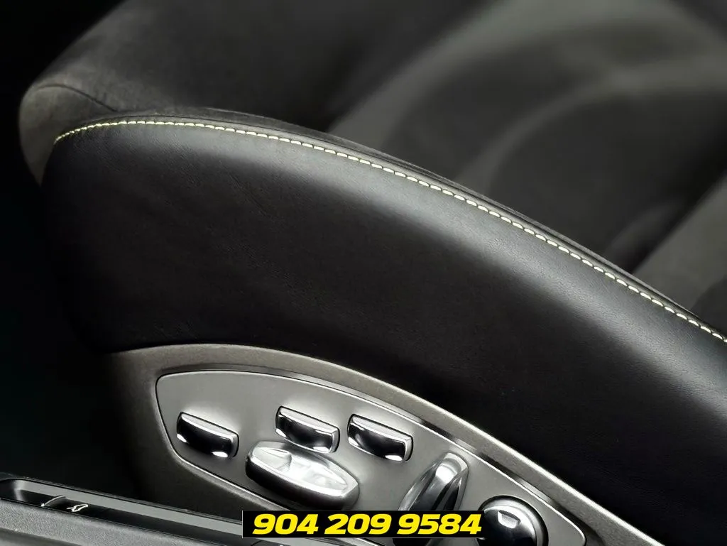 2021 Porsche 718 GT4 - Photo 40