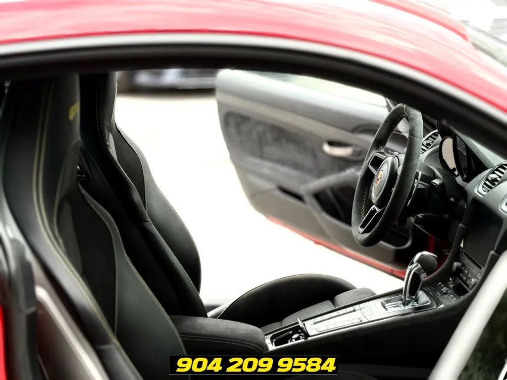 2021 Porsche 718 GT4 - Photo 22