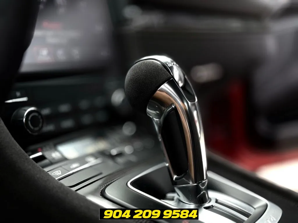 2021 Porsche 718 GT4 - Photo 37