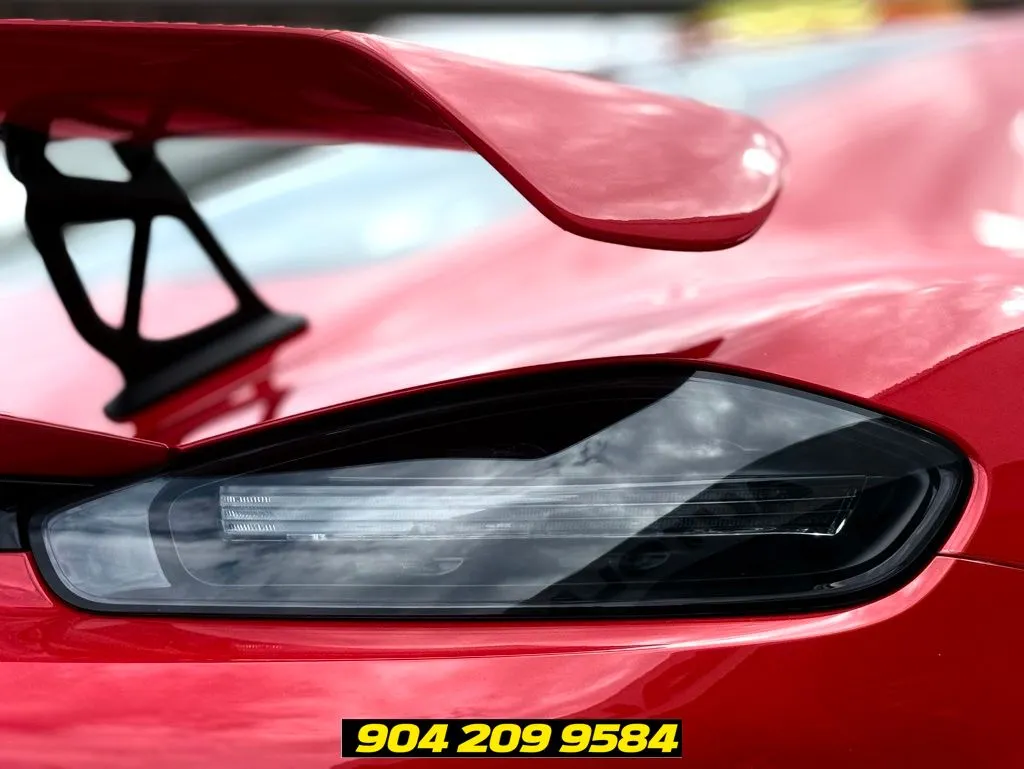 2021 Porsche 718 GT4 - Photo 21
