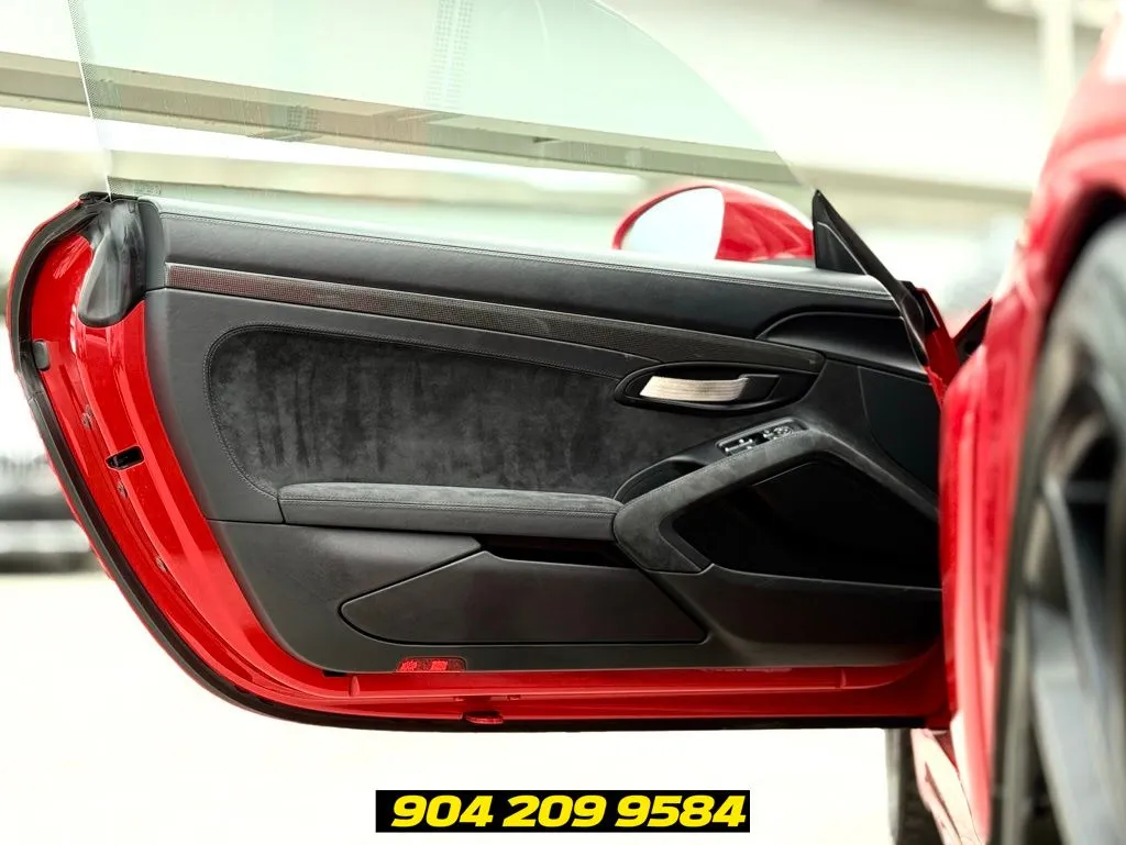 2021 Porsche 718 GT4 - Photo 18