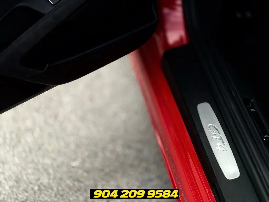 2021 Porsche 718 GT4 - Photo 24
