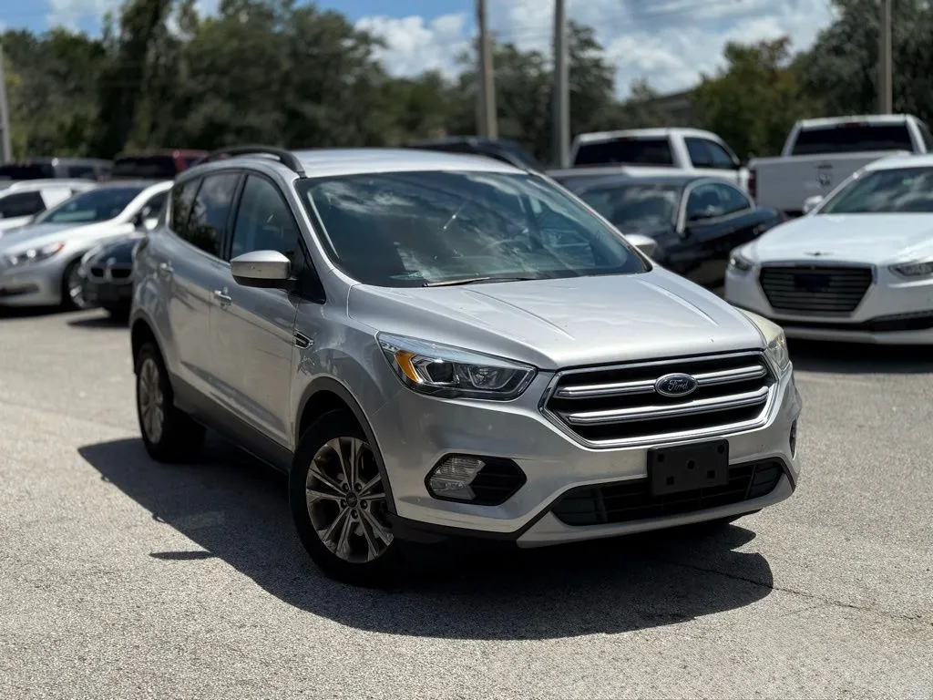 Silver 2017 Ford Escape SE for sale in Jacksonville, FL