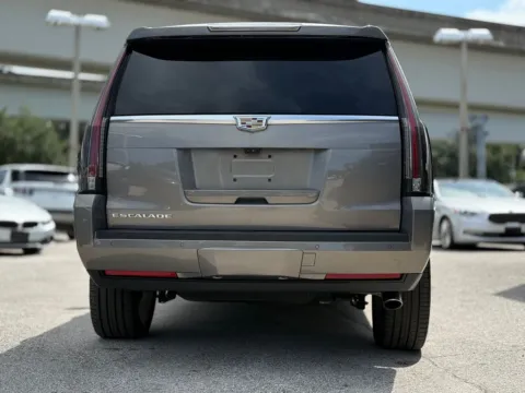 More photos of 2018 Cadillac Escalade Premium Luxury at AUTOLAND, FL