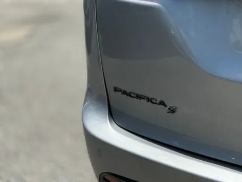 Photos of 2019 Chrysler Pacifica Touring L for sale in Jacksonville, FL at AUTOLAND