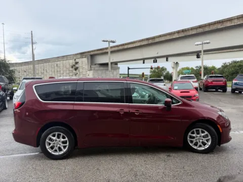 More photos of 2018 Chrysler Pacifica LX at AUTOLAND, FL