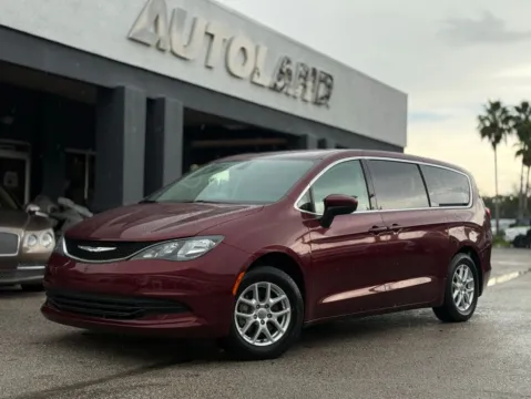 Red 2018 Chrysler Pacifica LX for sale in Jacksonville, FL