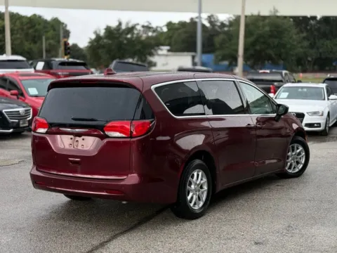 More photos of 2018 Chrysler Pacifica LX at AUTOLAND, FL