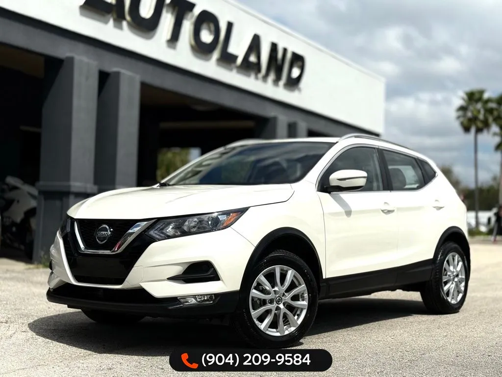White 2022 Nissan Rogue Sport SV for sale in Jacksonville, FL