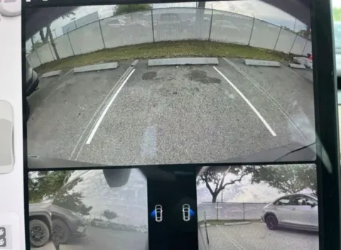More photos of 2021 Tesla Model Y Long Range at AUTOLAND, FL