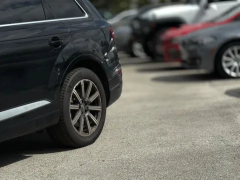 Photos of 2019 Audi Q7 55 Premium Plus for sale in Jacksonville, FL at AUTOLAND